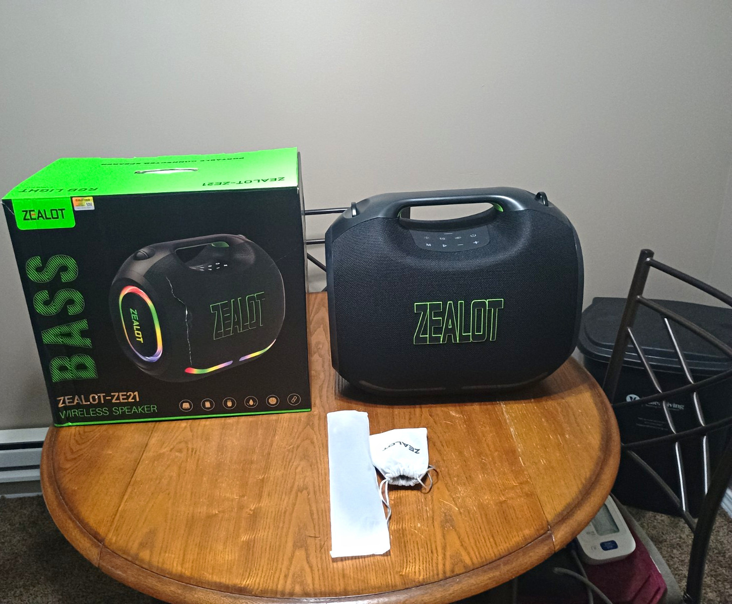 Zealot ZE21 BASS Bluetooth Wireless Speaker RGB Light 250w And 300 To 350w Peak.