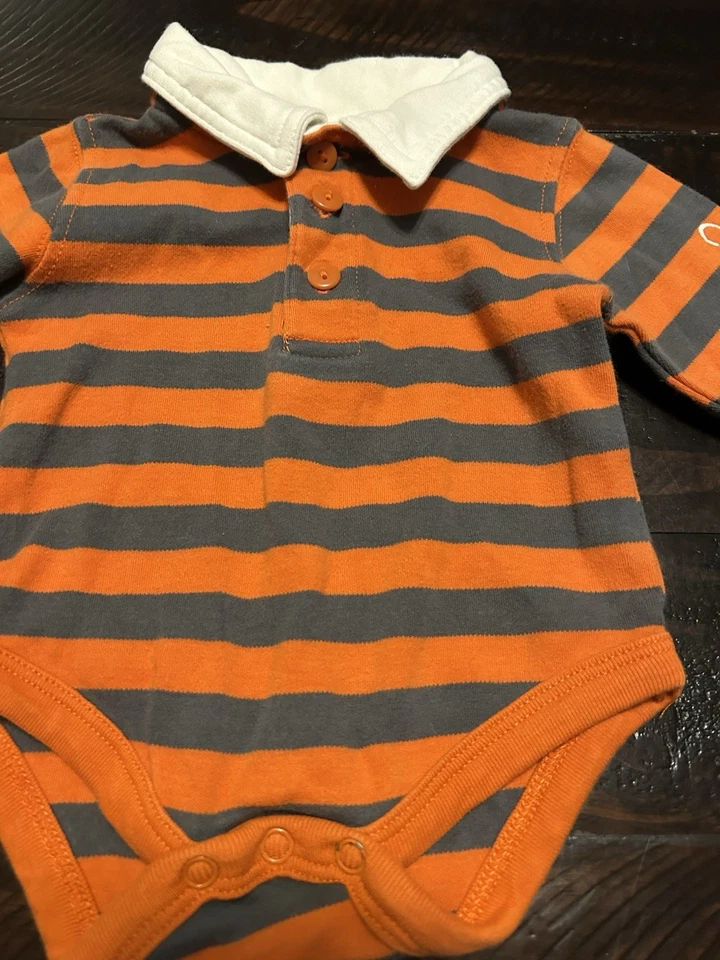 Body marca Calvin Klein Jeans a rayas 0/3 meses cuello naranja Foto 3 de 4