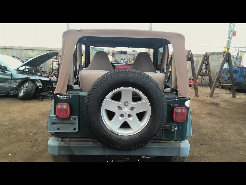 Radiator Fits 97-06 WRANGLER 6678434 Foto 3 de 4