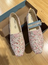 Toms Women's Alpargata Canvas Flats - 8 pink floral embroidered Ortholite foam