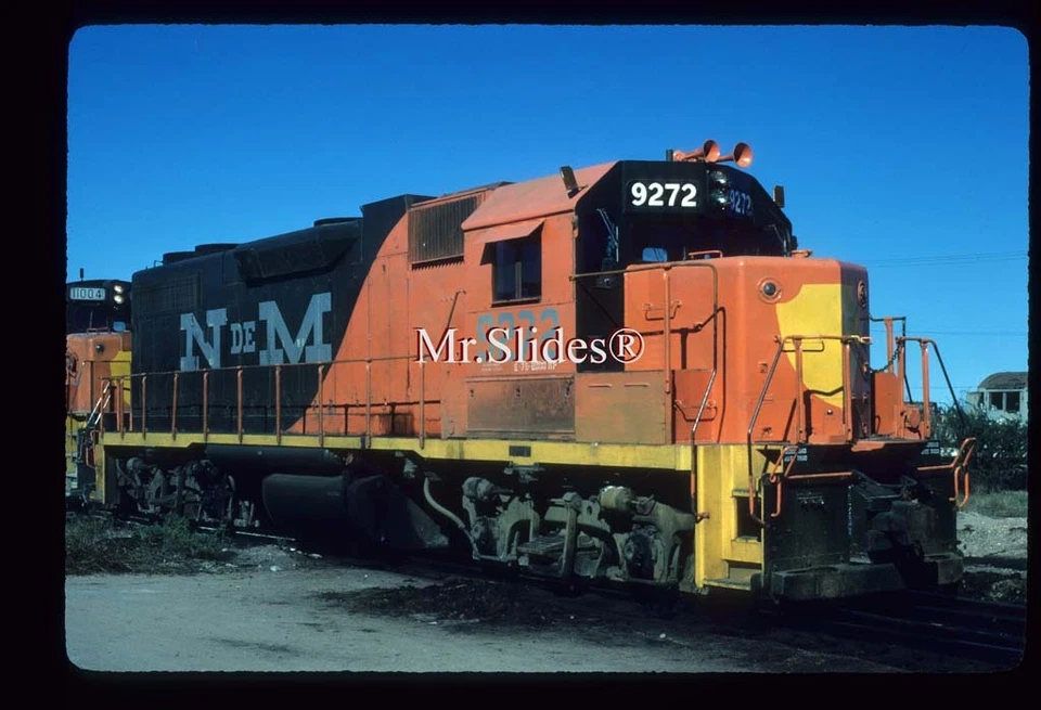 Original Slide NdeM Nacionales de Mexico GP38-2 9272 - Image 1 of 1