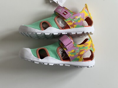 Adidas Terrex x Lego Kinder Sandalen, Kinder Größe 2 UK, Neu im Karton wie Fotos gezeigt
