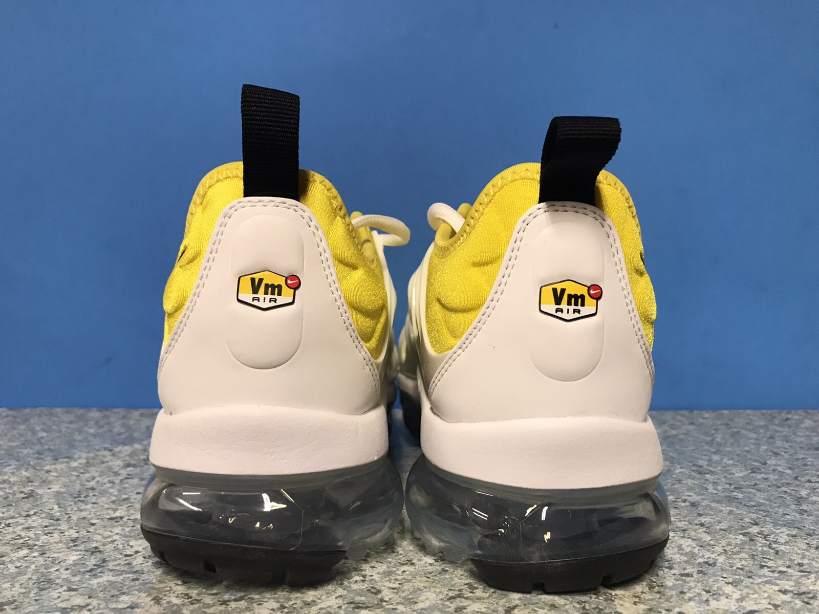nike vm air yellow