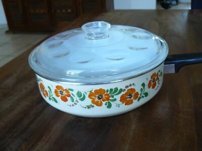 SAUTEUSE CORNING EN FER EMAILLEE FLOWERS ANNEE 70 VINTAGE CUISINE NEUF - Photo 1/3