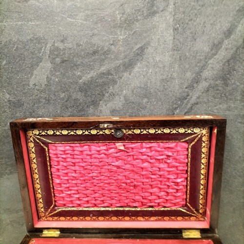 Rosewood Jewellery Box With Writing Slope,Pearl Inlay And a Key - Picture 4 of 18