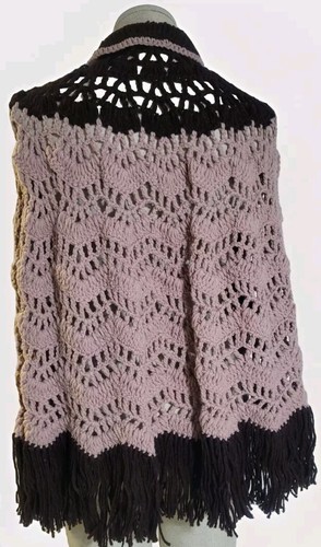 Vintage Handmade Crocheted Cottagecore Poncho Hippie 70s Boho Grandma Cape Shawl - Picture 4 of 6