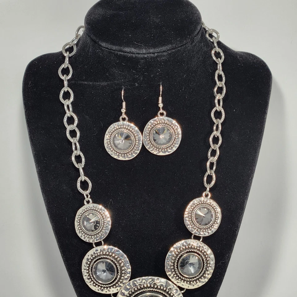 Collar Medallones Gargantilla Tono Plata con Gemas Hematita Pendientes a Juego Foto 2 de 4