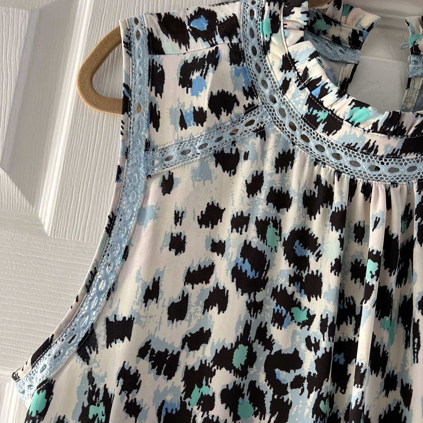 LOFT Sleeveless Shell Leopard Design Large - image 3