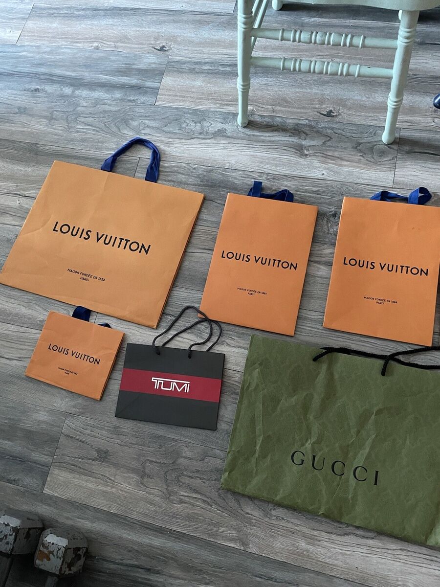14 Designer shopping bags Chanel Burberry, Louis Vuitton 14 Designer shopping bags Chanel Burberry, Louis Vuitton