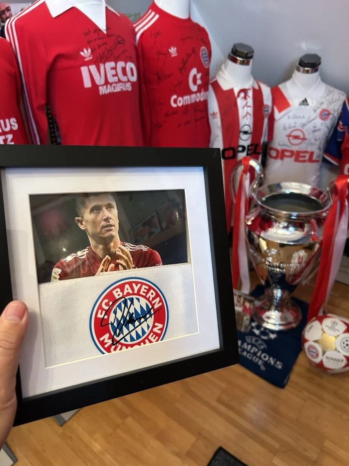 Sammlung Robert Lewandowski Autogramm FC Bayern München Kapitänsbinde Signiert - Bild 3 von 4