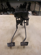 Conjunto de embrague y pedal de freno Ford Fairlane GT 1966-1967 Comet Cyclone FOMOCO