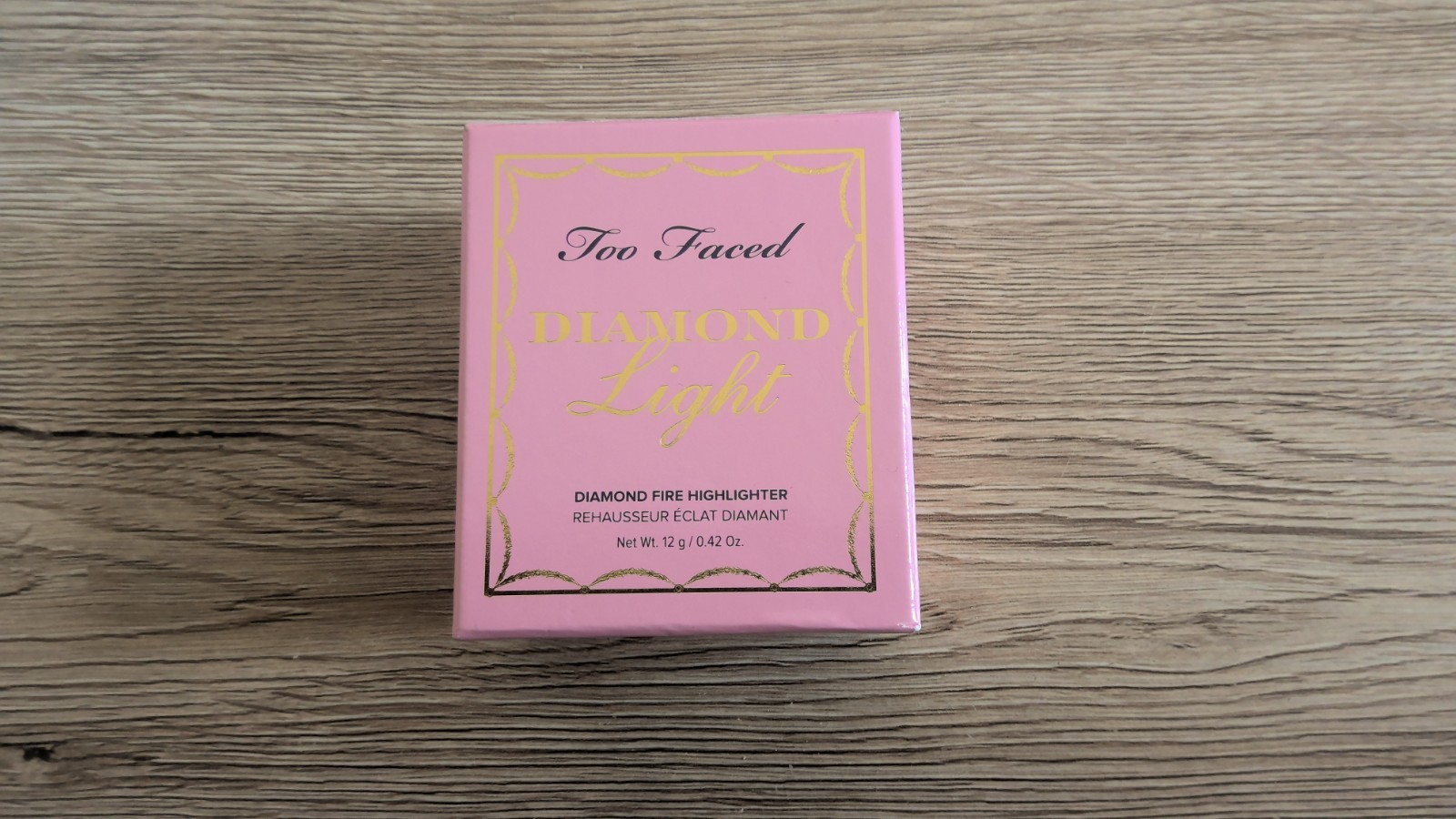 Too Faced Diamond Light enlumineur haut de gamme effet prismatique collection de luxe