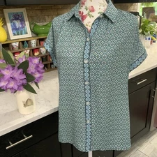 Max Studio Women’s Medium Blouse Green Geometric Print Lightweight Button Front