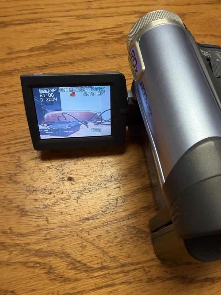 Panasonic PV-GS9 Mini DV Camcorder 800x/20x Optical Zoom - Image 3 of 4