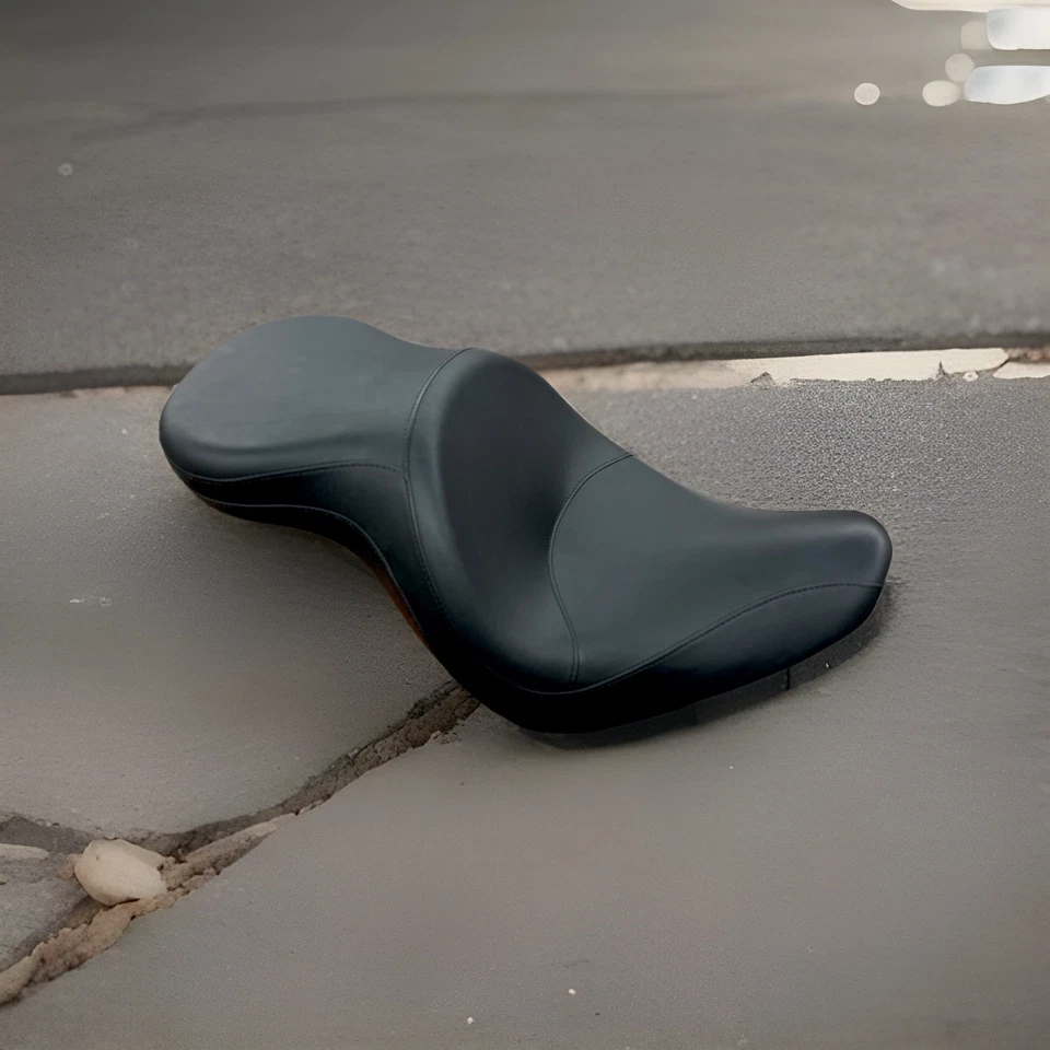 Asiento Harley-Davidson Sundowner Softail, usado solo una vez. Se adapta a Fatboy 2007-2017. Foto 2 de 4