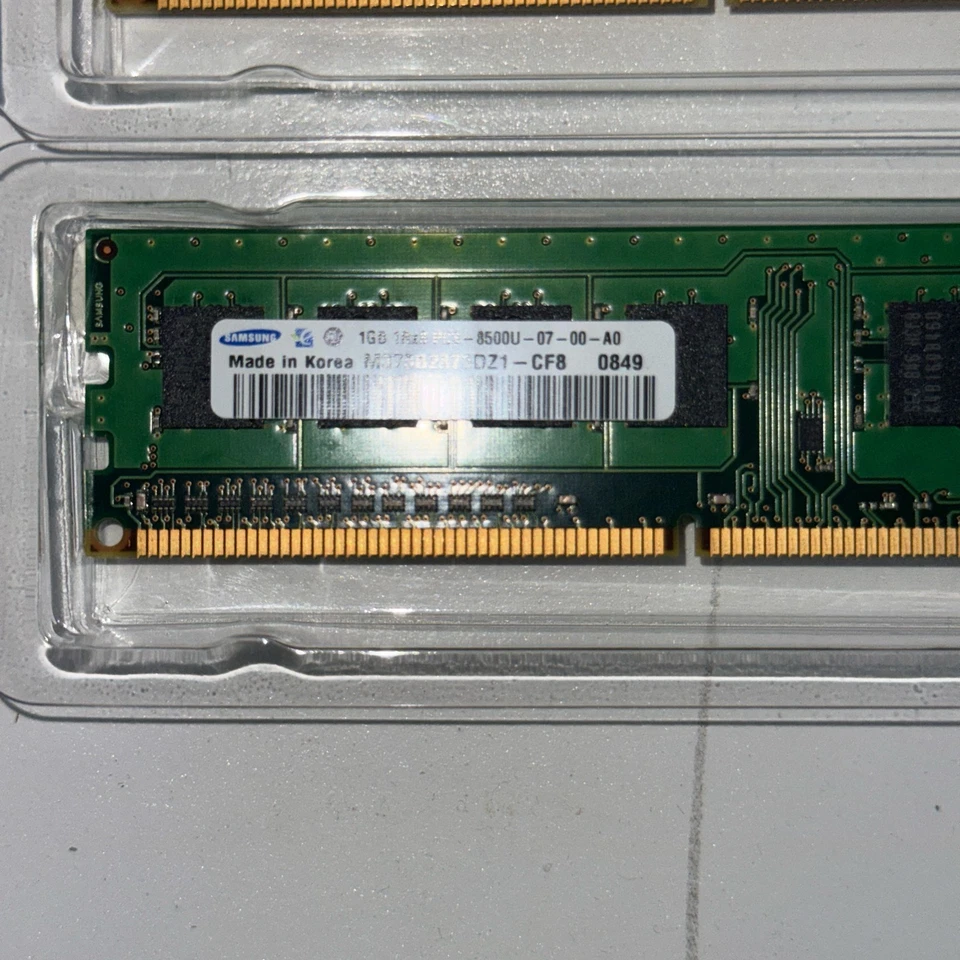3 -M378B2873DZ1CF8 Samsung Memory Module DDR3 1GB PC3-8500 1066MHZ SDRAM - Image 3 of 3