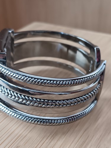 Premier Designs Watch Women 31mm Silver Tone Open Cuff Band New Battery,works. - Picture 4 of 6