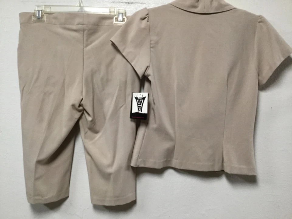 Mujeres Pantalones Cortos Traje Conjunto Top Junior Talla 7 Pantalones Talla 9 Beige Dos Piezas Nuevo Envoltorio 194 Foto 3 de 4