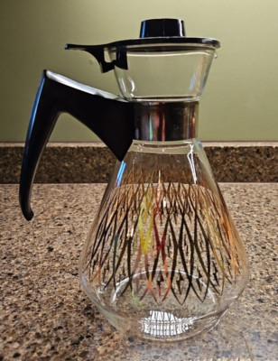 Pyrex 8 Cup Carafe Glass Coffee Pot Kettle Gold Diamond Accents Retro Vintage