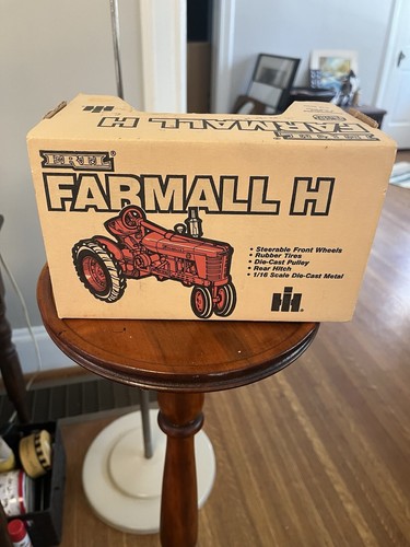 ERTL 1986 Farmall “H” Die-Cast Model Tractor 1:16 Scale New W/Box - Picture 4 of 5