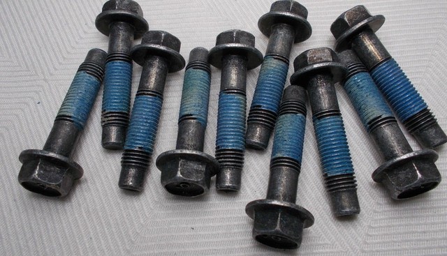 Lot De 4 écrous à Collerette Mazda M10, Pas 1.50, Longueur 17mm, Clé 15mm, Référence 9XG03424L