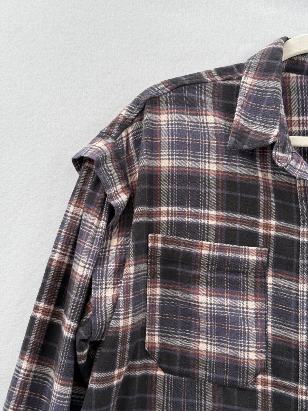 Universal Thread Flannel Button Up TOP Cropped Ru… - image 4