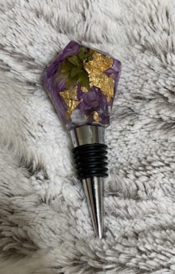 Hand Crafted Resin Expoxy Unique WINE BOTTLE STOPPER made with REAL FLOWERS #E