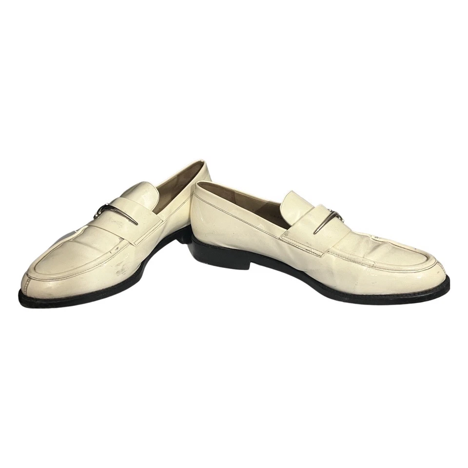 Authentic Vintage GUCCI White Loafers in good condition! Size 7 US Size 40 EU - Image 4 of 4