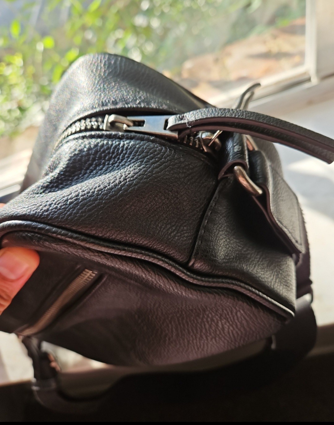 Universal Thread Black camera Shoulder Bag Zip Cl… - image 4