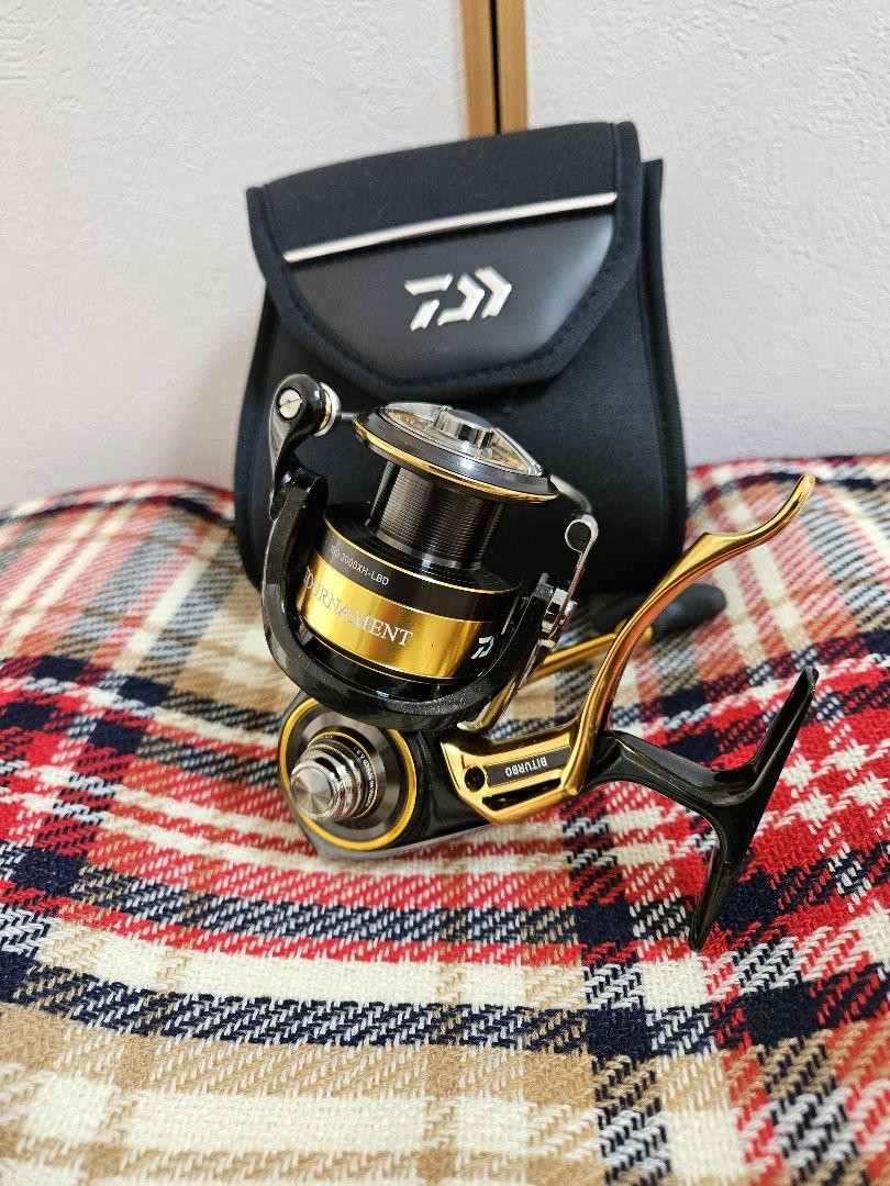 DAIWA 22TOURNAMENT ISO 3000XH LBD ケース付き