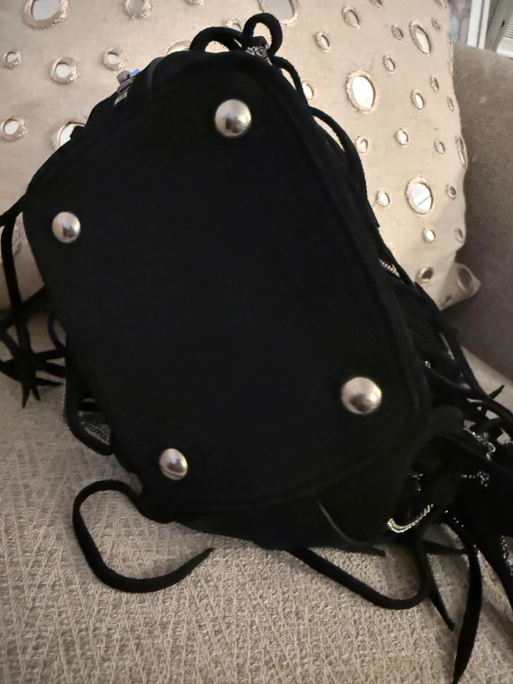 Saint Laurent Suede Chain Bucket Bag with Suede Fringe Detail - Image 4 of 4