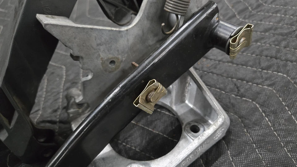 91-99 BMW E36 323 328 M3 Z3 Manual Transmission Clutch Pedal Pad Assembly OEM✅ - Image 4 of 4