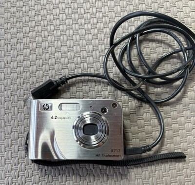 HP Photosmart R717 digital camera Model: FCLSD-0505. No Battery. Tested.