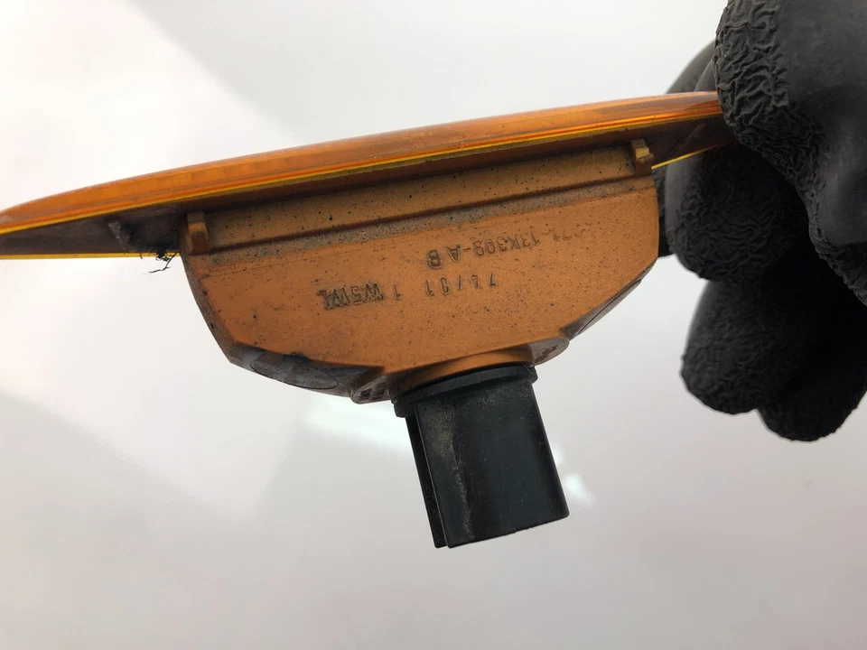 FORD MONDEO III B5Y 74701 Front Fender Turn Signal 2001 17896781 - Immagine 3 di 4