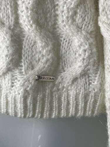 WOMENS VOLCOM WHITE CHUNKY CABLE KNIT CROPPED KNITS UP TO YOU SWEATER XS NICE!!! - Picture 4 of 10