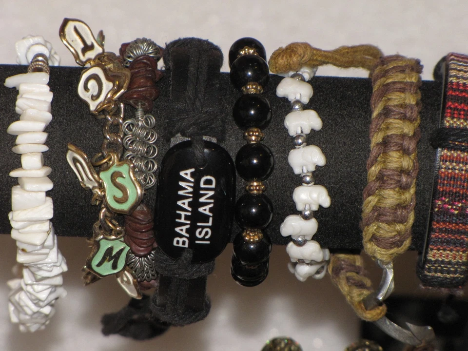 Lot Of 38 Bracelets Gold Plated Silver Tone Rhinestone Bangle Beaded Brass Women - Image 2 of 4