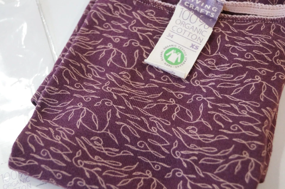 1 Damen/Mädchenunterhemd beerenfarben leafs Blättermuster Gr XS Living crafts - Bild 2 von 4