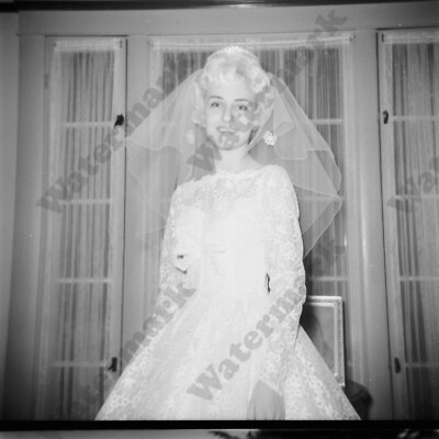 1950s casual candid of woman in dress bride B/W 2'' FILM NEGATIVE Z8r2