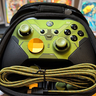 Microsoft Xbox Elite Series 2 Halo Infinite Controller Green/Gold Case USB-C