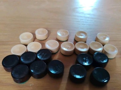  Holzfiguren Dame Backgammon gefilzt 22 Stück für Ersatzteile 