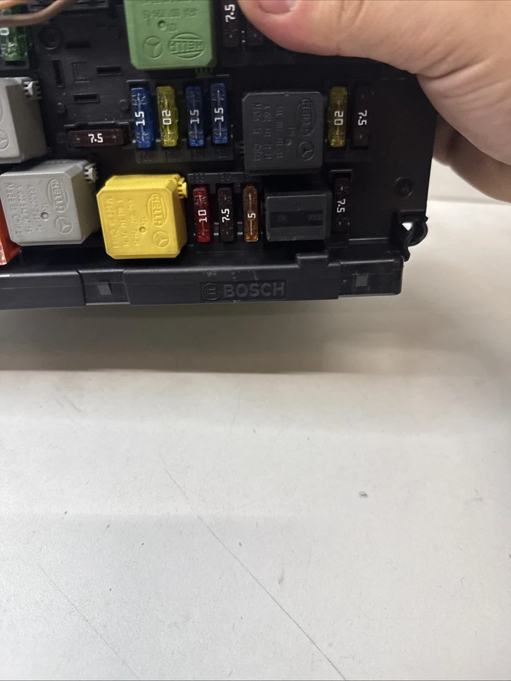 14 Mercedes-Benz C250 Front Fuse SAM Relay Box Control Module A 212 900 67 24 - Image 3 of 4