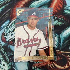 1996 TOPPS GREG MADDUX BASEBALL TRADING CARD #145