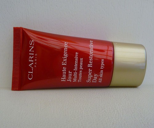 CLARINS Super Restorative Day Cream, 15ml, Brand New Sealed! - Picture 3 of 4