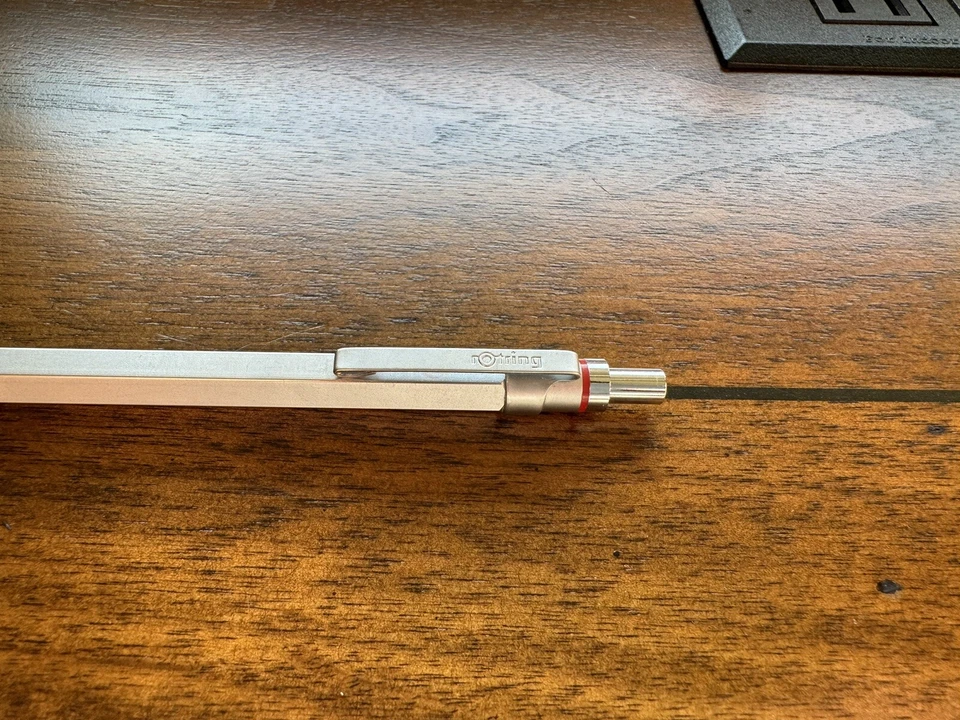 Bolígrafo Rotring Newton plateado Foto 2 de 4