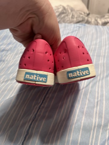Native Shoes Hot Pink And White. Size J3. VGUC Boys/girls - Picture 3 of 4