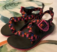 Chaco Pink & Black Strap Hiking Outdoor Sandals Girl Kids/Youth Size 2