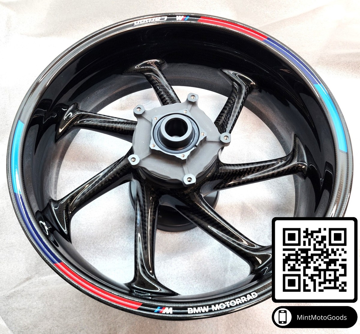 NEW] BMW S1000RR M1000RR Carbon Rear Wheel Rim 6.0X17 OEM