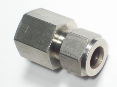1- Swagelok Stainless Steel Connector, 1/2'' OD Tube x 1/2'' FNPT,  SS-810-7-8