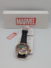 Reloj de pulsera redondo Marvel para hombre banda negra logotipo de los Vengadores Capitán América WMA000058