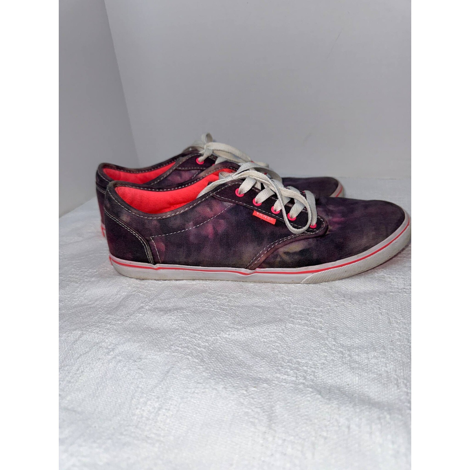 Vans Sneakers Tie Dye Canvas Skate Shoes Casual Comfy Womens Size 9.5